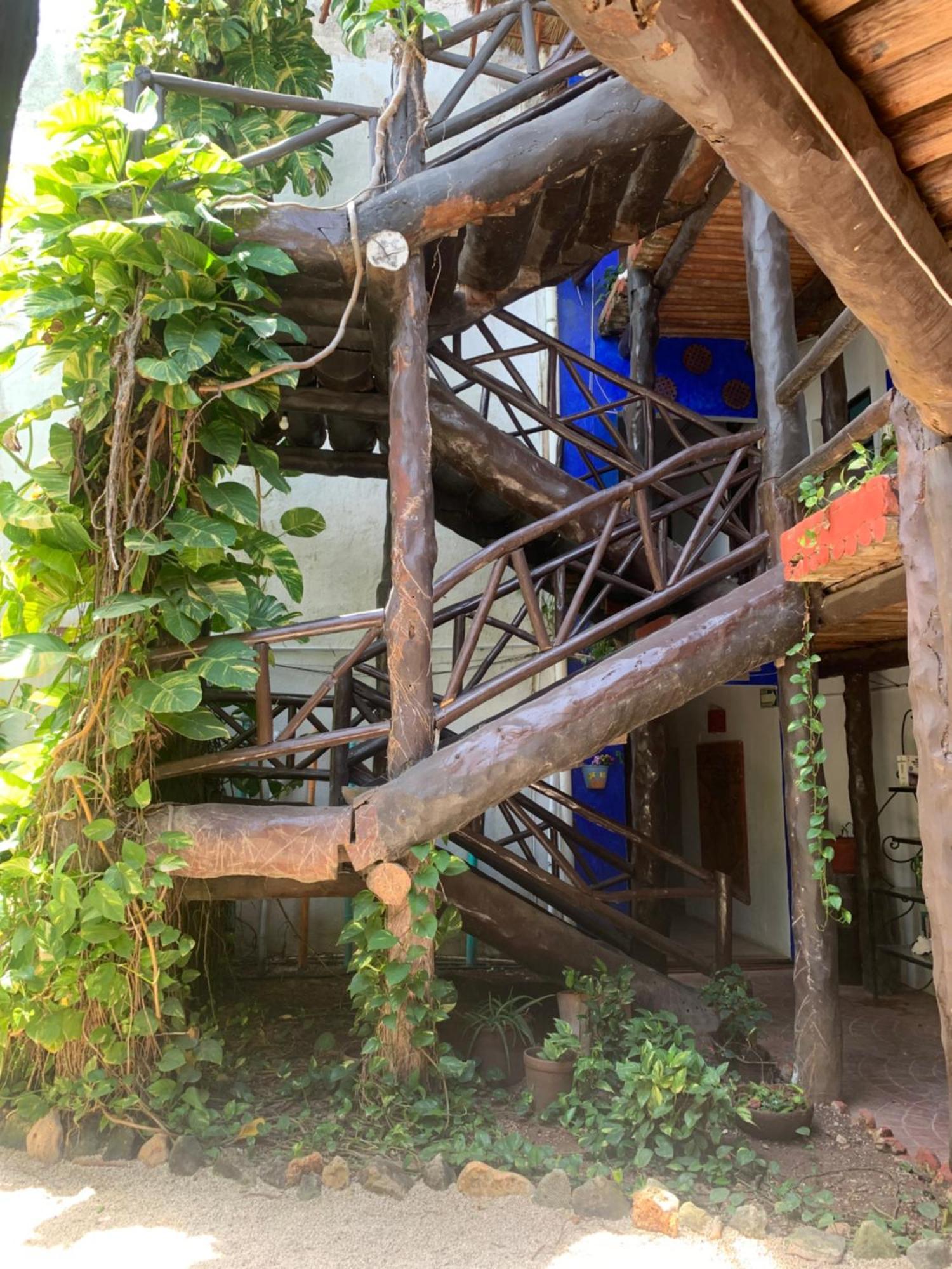 Casa Caribe Cancun Luaran gambar Spiral staircase at the house